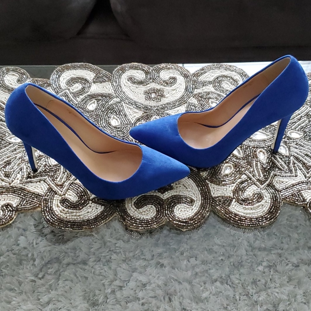 Royal blue suede pumps